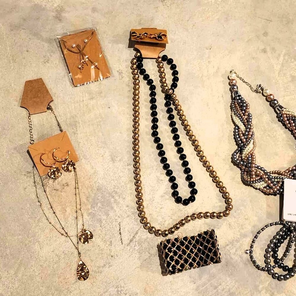 Jewelry Lot Necklaces, Earrings, Bracelets